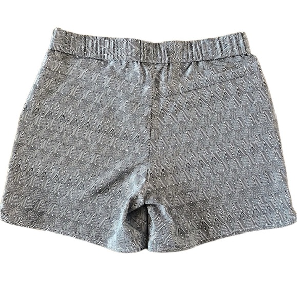 Eddie Bauer Myriad Shorts with Flexion - Picture 2 of 4